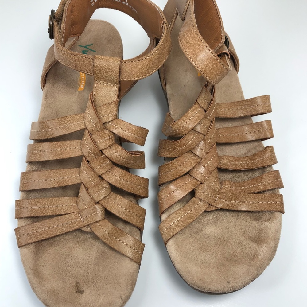 Yuu Woman’s Memory Foam Tan Size 9 Sandals
